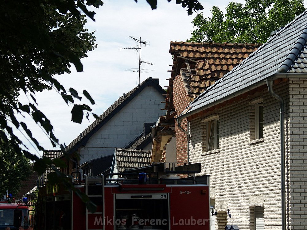 Detonation im Haus Erftstadt Dirmertsheim Brueckenstr P561.JPG